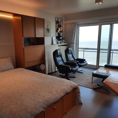 Studio On The Beach With Sea View Middelkerke Exterior foto
