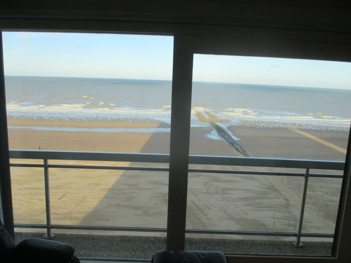 Studio On The Beach With Sea View Middelkerke Exterior foto