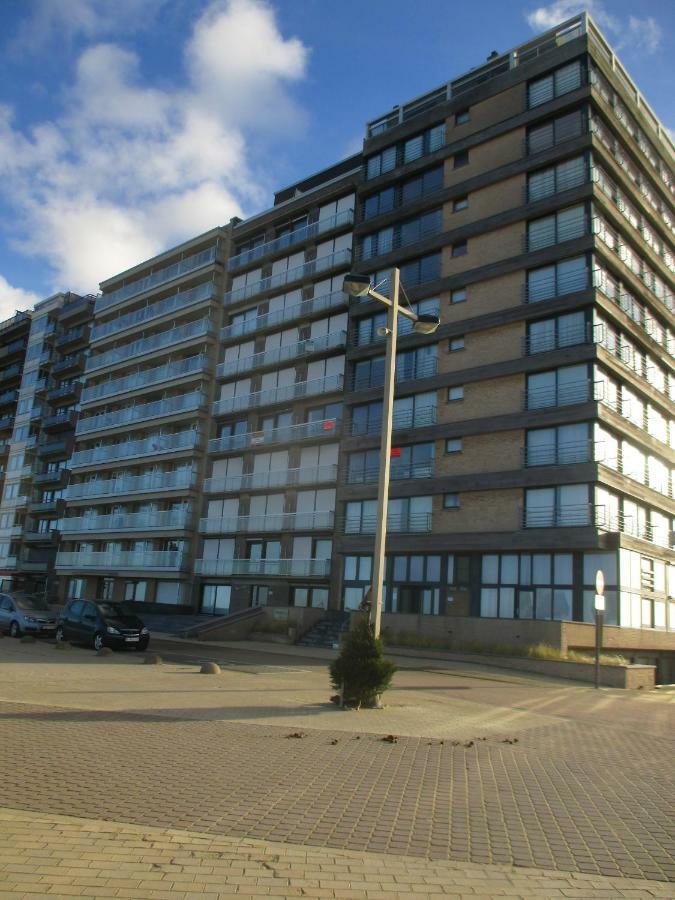 Studio On The Beach With Sea View Middelkerke Exterior foto